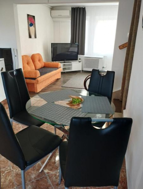 Vár-Lak Apartman